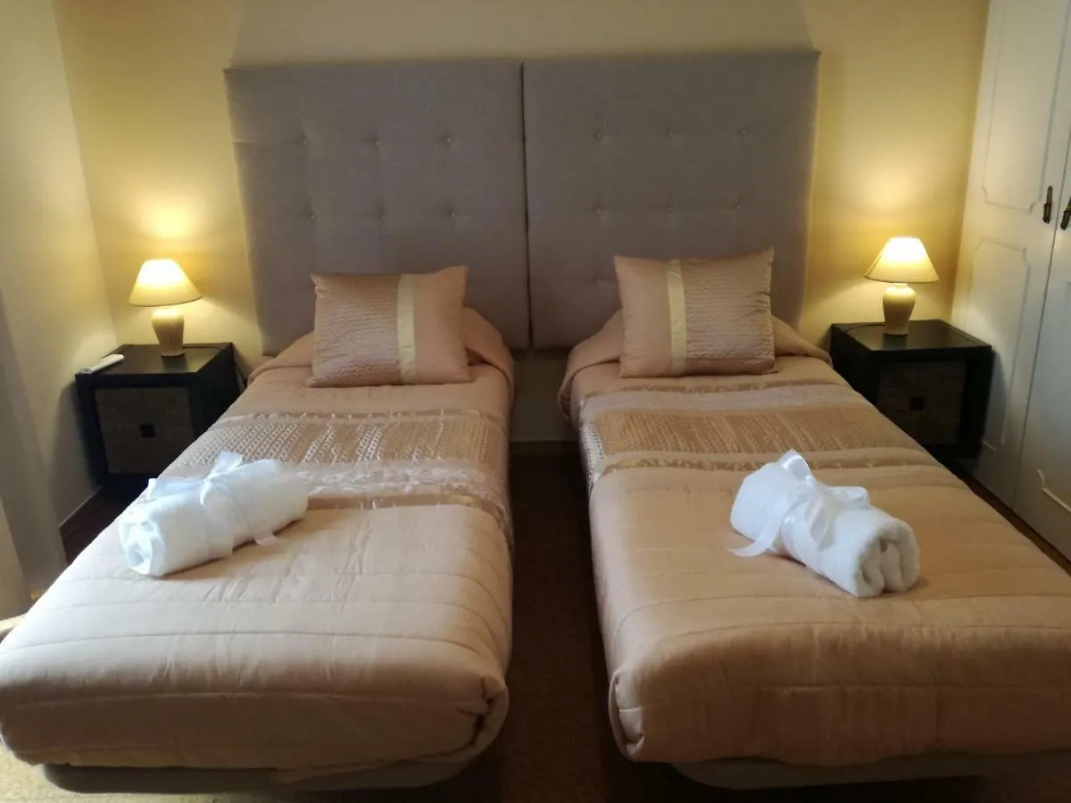 לאגוּ‏ש Sensations Guesthouse בית הארחה