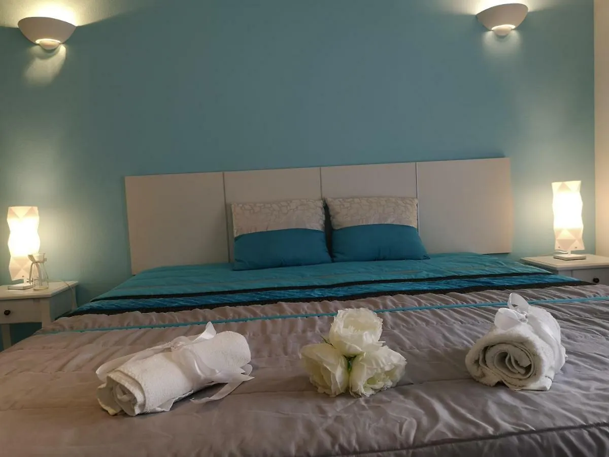 לאגוּ‏ש Sensations Guesthouse בית הארחה