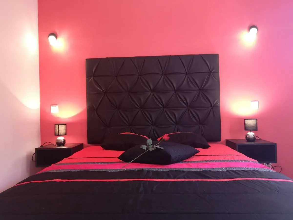 Sensations Guesthouse Lagos 3*,